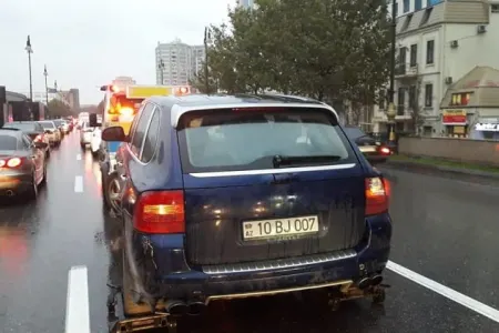Bakıda "Porsche" hərəkəti - İFLİC ETDİ - VİDEO