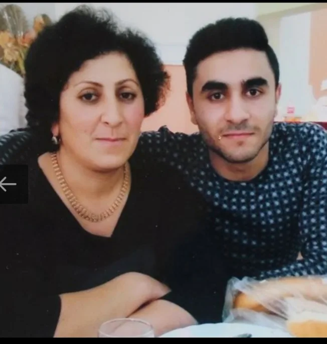 "Aprel şəhidinin uşağı xəstədi" adı ilə - DƏLƏDUZLUQ - şəhid anası ifşa etdi