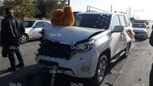Gəlin maşını qəzaya düşdü