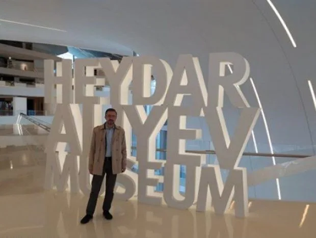 "Ermənilərə mənfi münasibət yoxdur" - erməni jurnalist Bakı haqda (FOTOLAR)