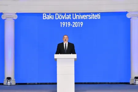 Prezident gənclərə səsləndi: - "Gənclər yaxşı oxusunlar, gələcəkdə belə gülünc vəziyyətə düşməsinlər"