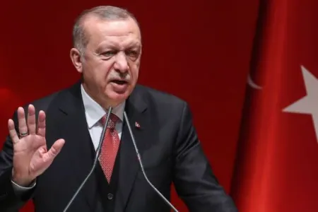 Trampla görüşdən qayıdan Ərdoğan - Türkiyəni dollardan imtina etməyə çağırdı