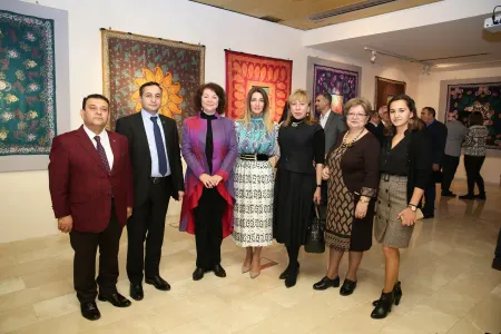 "Kəlağayı: ipək qanadlar" batika və kəlağayı sərgisi - AÇILIB - FOTOLAR