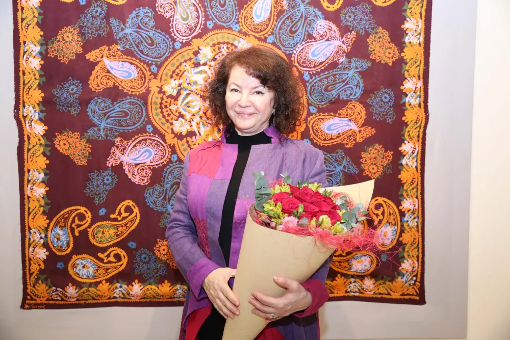 "Kəlağayı: ipək qanadlar" batika və kəlağayı sərgisi - AÇILIB - FOTOLAR