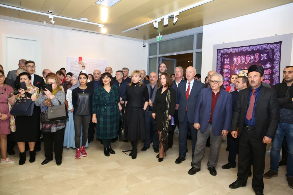 "Kəlağayı: ipək qanadlar" batika və kəlağayı sərgisi - AÇILIB - FOTOLAR