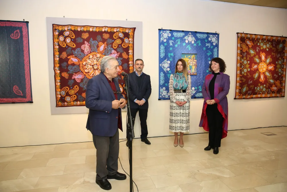 "Kəlağayı: ipək qanadlar" batika və kəlağayı sərgisi - AÇILIB - FOTOLAR