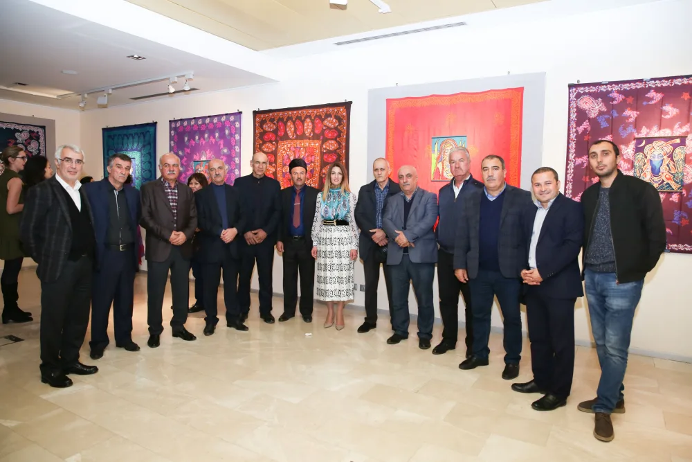 "Kəlağayı: ipək qanadlar" batika və kəlağayı sərgisi - AÇILIB - FOTOLAR