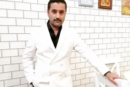 İzzət Bağırov: - "Necə qıza deyəsən ki, ərə gedəndən sonra qapımı döymə?"
