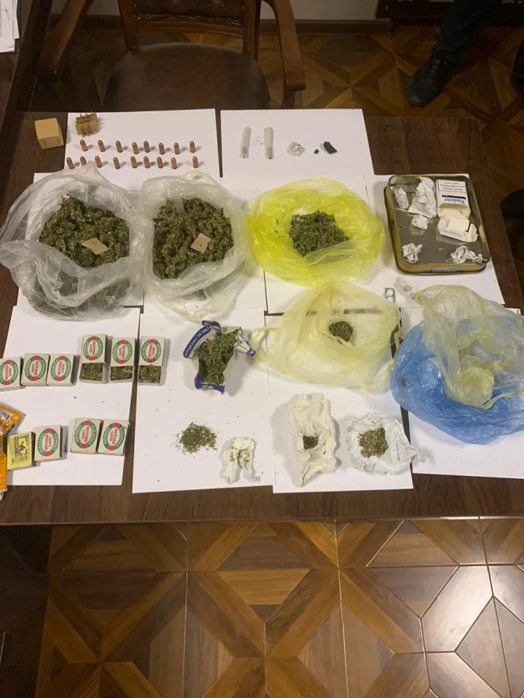 Xızıda keçmiş məhkumun evində narkotik və silah - AŞKARLANDI - FOTOLAR