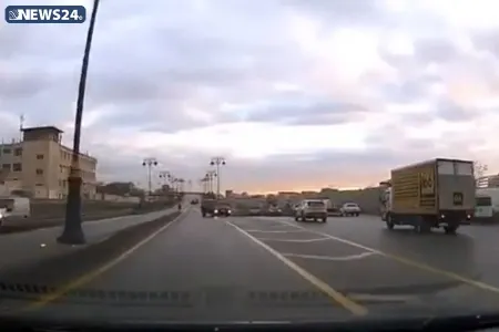 Bakıda “Prado” körpünün üstündə hamını - ŞOKA SALDI - VİDEO