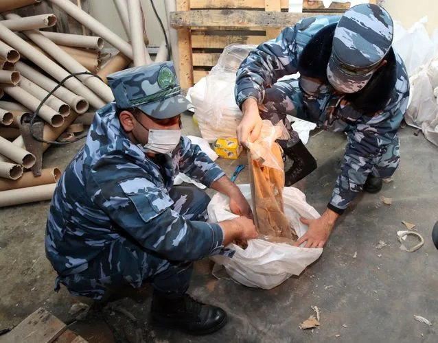 Azərbaycandan Ukraynaya 304 kiloqram heroin keçirmək istədilər - FOTOLAR