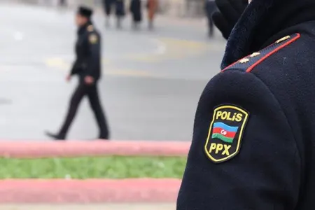Bakıda polisin saxladığı şəxs - özünü doğradı