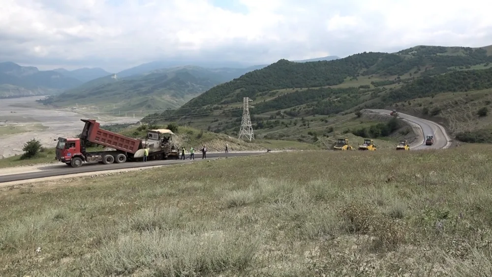 Quba-Qonaqkənd yolu - YENİDƏN QURULUR - FOTO