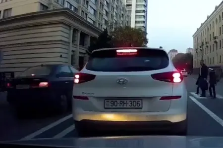 Bakının mərkəzində sürücü məsuliyyətsizliyi - 4 UŞAQ ÖLÜMLƏ ÜZ-ÜZƏ