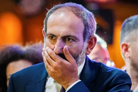 Ermənistan mətbuatı - İlham Əliyevin Paşinyanı necə biabır etməsindən yazdı