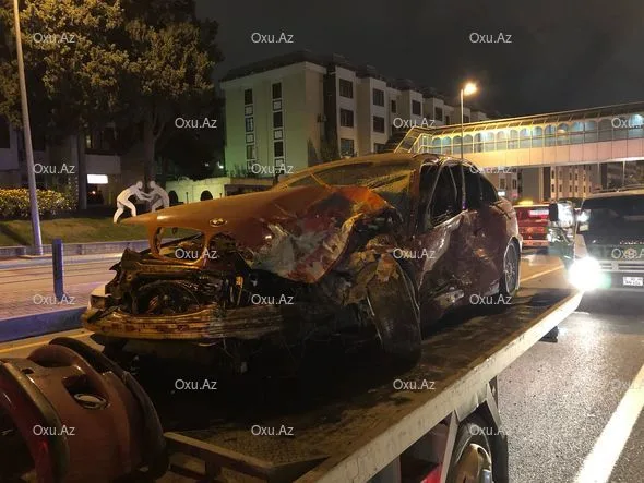 Bakıda toqquşan avtomobillər tanınmaz hala düşdü - hamilə xəsarət aldı