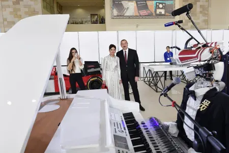 Prezident və xanımı "Bakutel-2019” - SƏRGİSİNDƏ