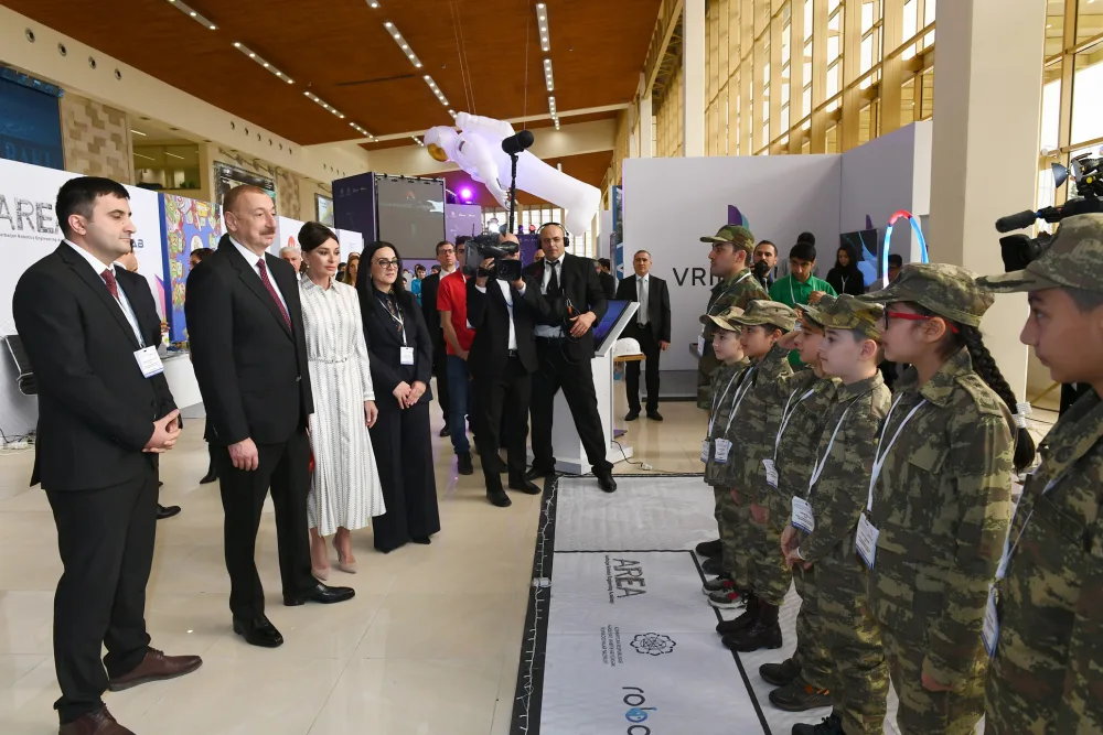 Prezident və xanımı "Bakutel-2019” - SƏRGİSİNDƏ