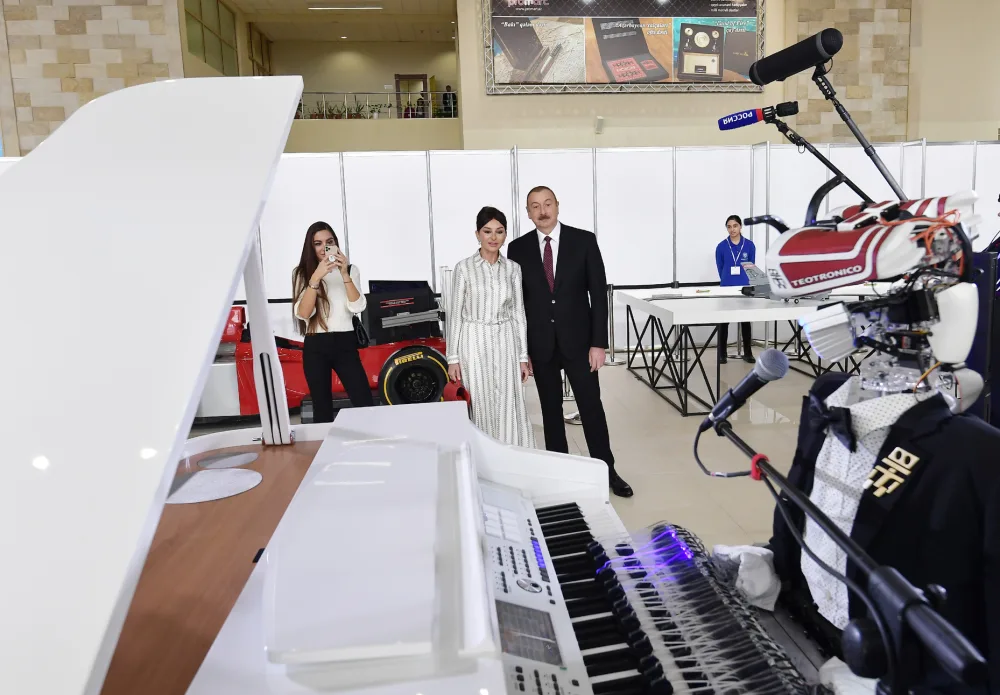 Prezident və xanımı "Bakutel-2019” - SƏRGİSİNDƏ