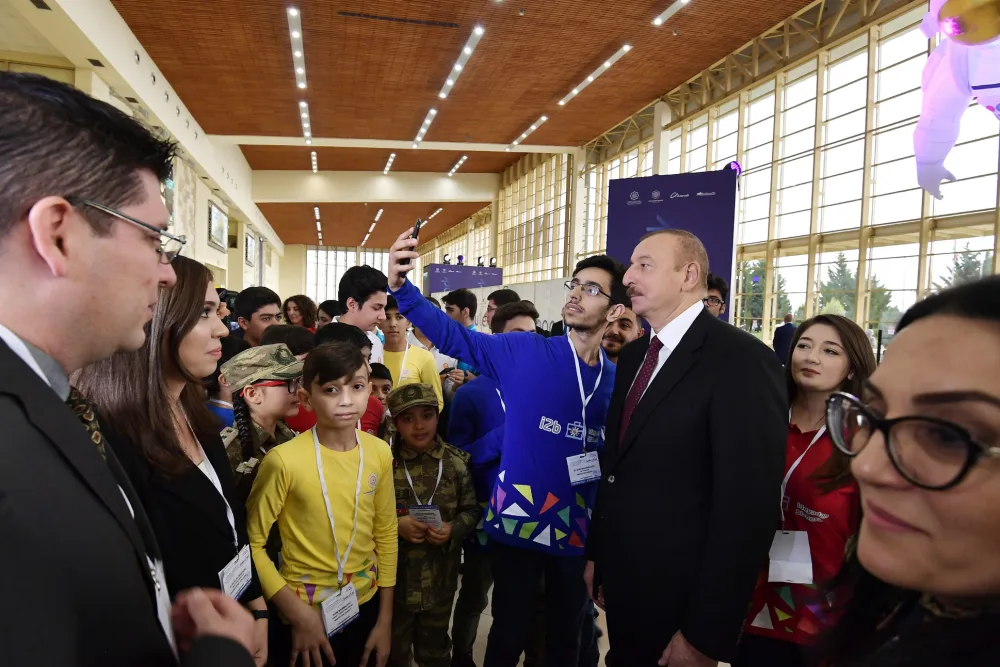 Prezident və xanımı "Bakutel-2019” - SƏRGİSİNDƏ