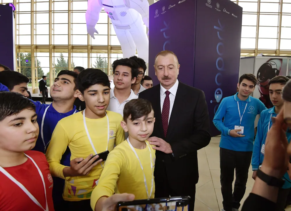 Prezident və xanımı "Bakutel-2019” - SƏRGİSİNDƏ