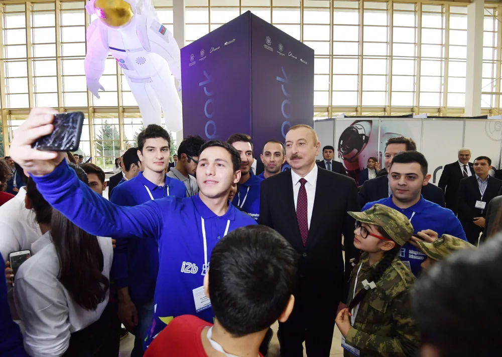 Prezident və xanımı "Bakutel-2019” - SƏRGİSİNDƏ