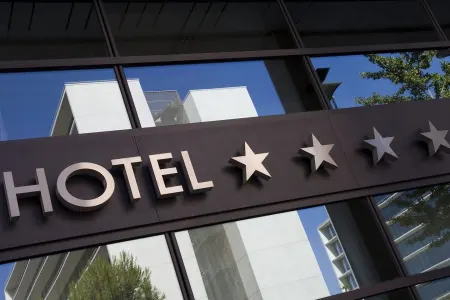 Azərbaycanda hotellərin mütləq - ulduzu olmalıdır