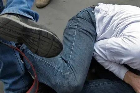 Avtobus sürücüsü sərnişini döydü