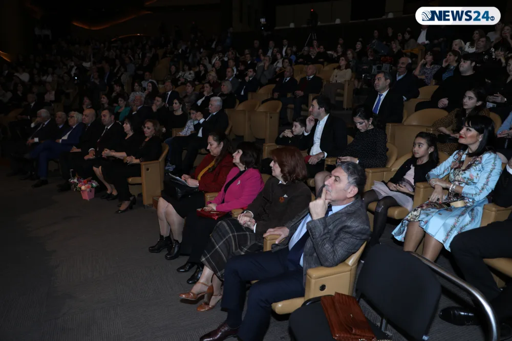 Xalq şairi Nəbi Xəzrinin 95 illiyinə həsr olunmuş ədəbi-bədii gecə keçirilib - FOTOLAR