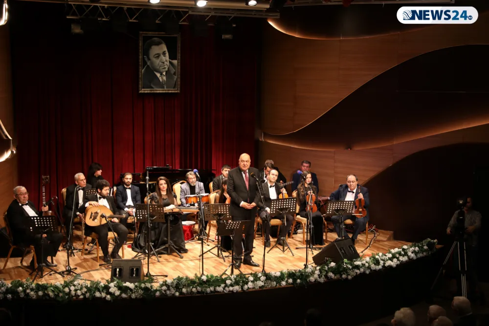 Xalq şairi Nəbi Xəzrinin 95 illiyinə həsr olunmuş ədəbi-bədii gecə keçirilib - FOTOLAR