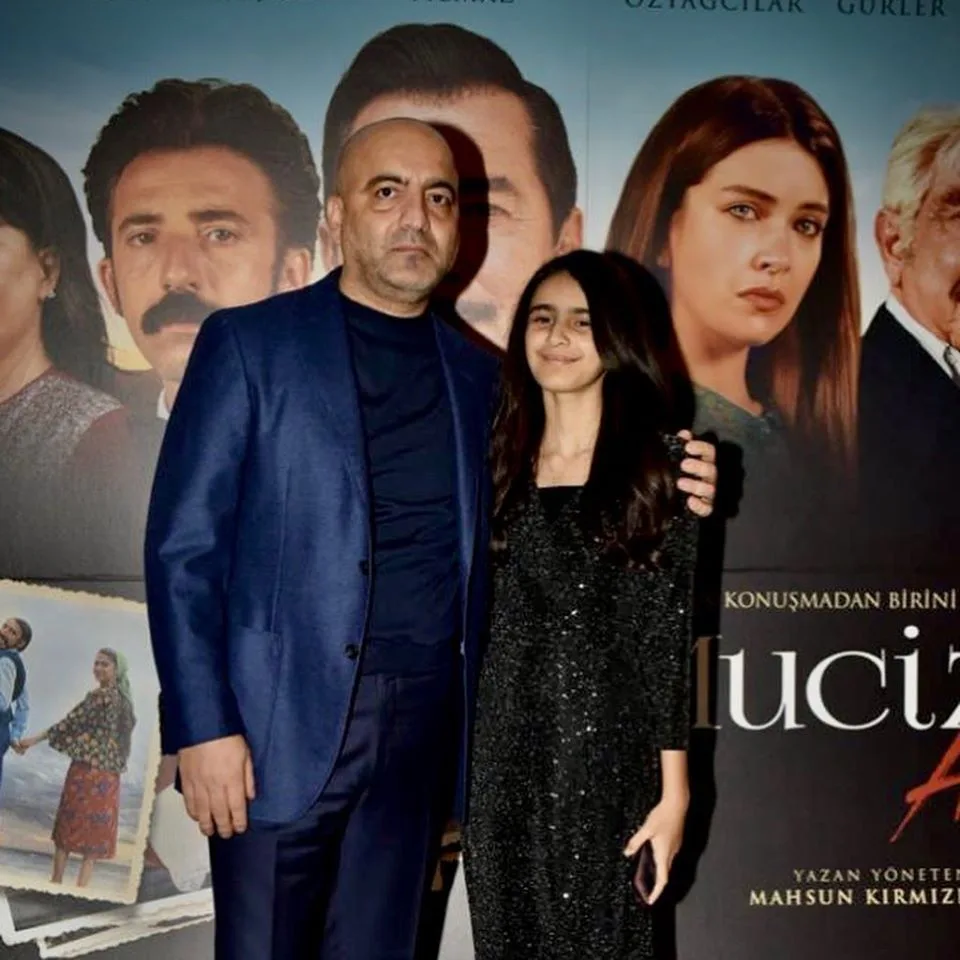 Xanım Qafarovanın qızı Mahsun Kırmızıgüllə bir arada - FOTOLAR