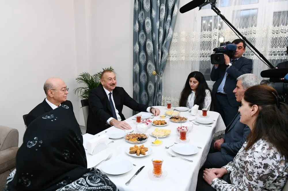 İlham Əliyev Şamaxı sakininin evində olub - -FOTOLAR