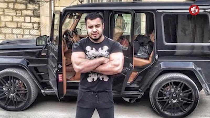 Əli Həsənovun nəvəsi maşın nömrələrini satışa çıxardı: - 20 min manat - FOTOLAR