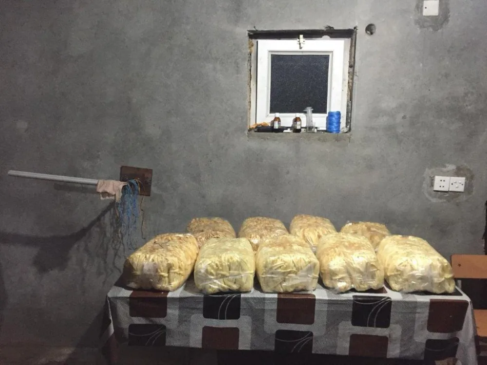 Görün, pendiri harda hazırlayırmış - FOTO