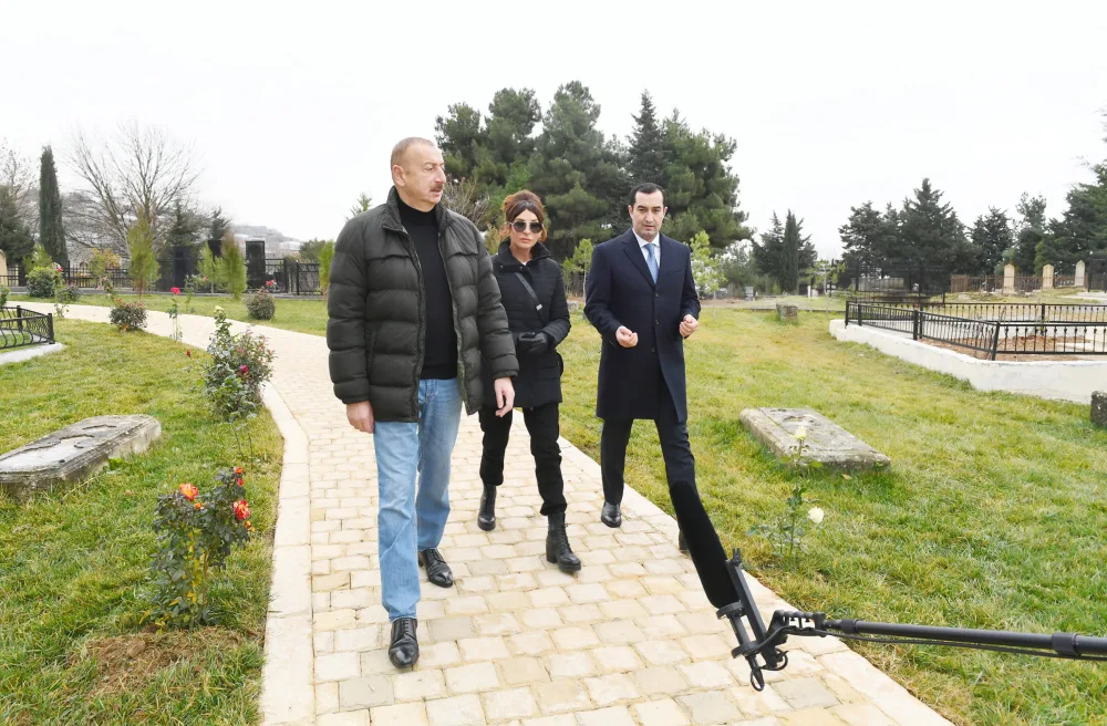 Prezident və xanımı Şamaxıda - ŞAHXƏNDAN TÜRBƏSİNDƏ - FOTOLAR - YENİLƏNDİ