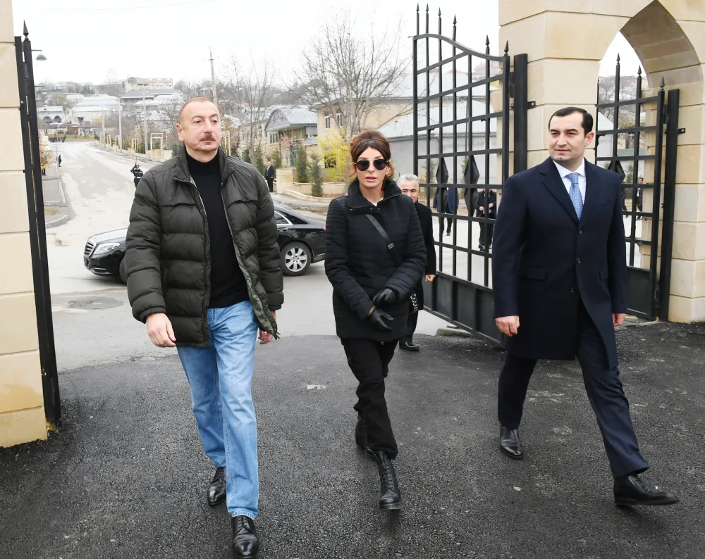 Prezident və xanımı Şamaxıda - ŞAHXƏNDAN TÜRBƏSİNDƏ - FOTOLAR - YENİLƏNDİ