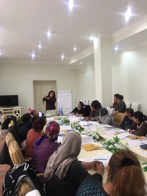 Əlil qadınlar üçün biznes bacarıqları üzrə təlimə başlandı - FOTO