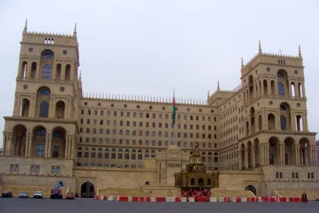 Nazirlik "Hökumət Evi"nə köçürülür