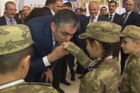 Hər kəs nazirin bu addımından danışır - -VİDEO