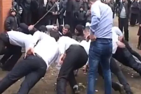 Şadlıq sarayında bıçaqlanma oldu