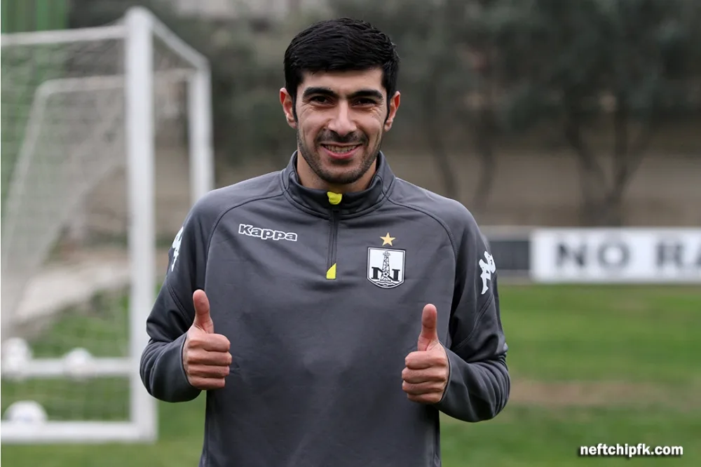 Bakıda tanınmış futbolçunun bacısı - özünü 18-ci mərtəbədən atdı