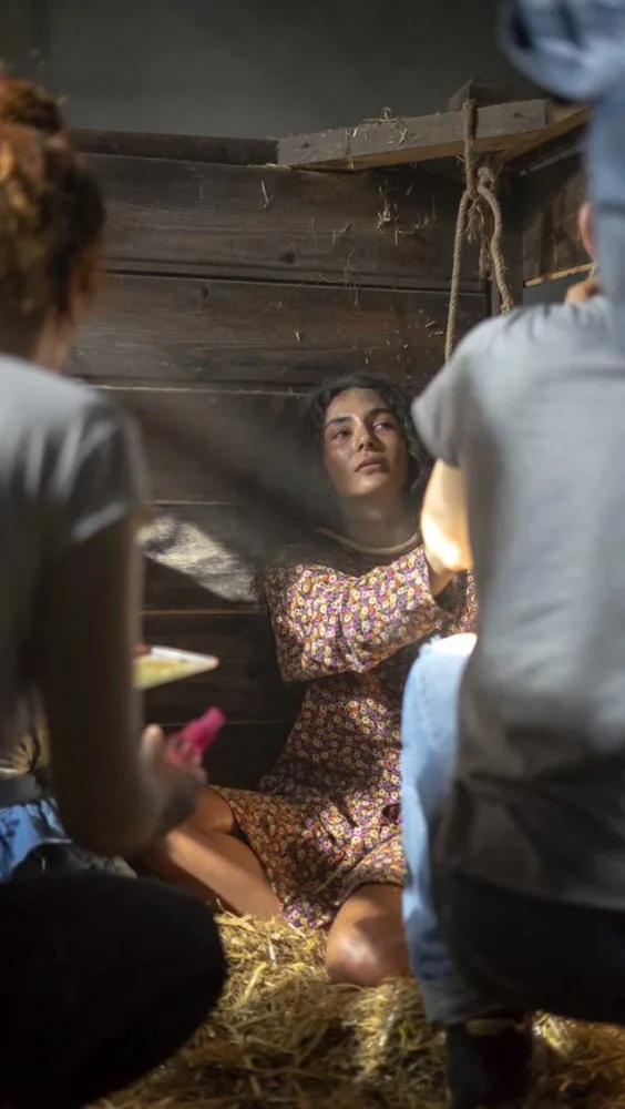 "Hercai"nin Reyyanı gündəm oldu - İŞGƏNCƏ KADRLARI YAYILDI - FOTO - VİDEO