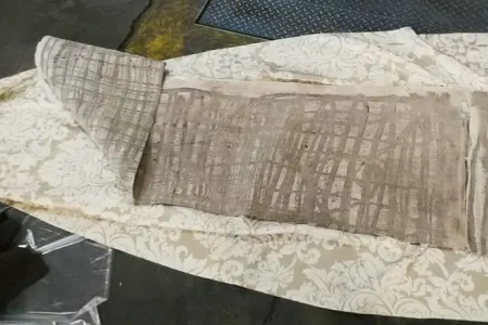 Azərbaycanda şok olay: parçaya hopdurulmış narkotik az qala - XARİCƏ GÖNDƏRİLƏCƏKDİ-VİDEO