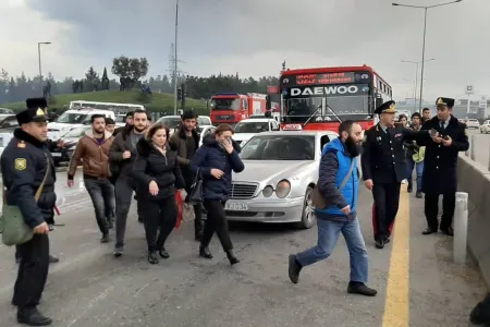 DYP rəisi yanğın ərazisində - yol hərəkətini tənzimlədi - FOTOLAR