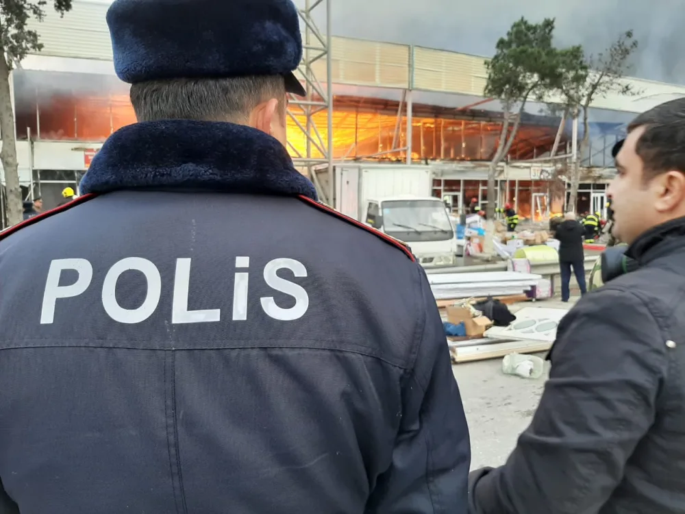 DYP rəisi yanğın ərazisində - yol hərəkətini tənzimlədi - FOTOLAR