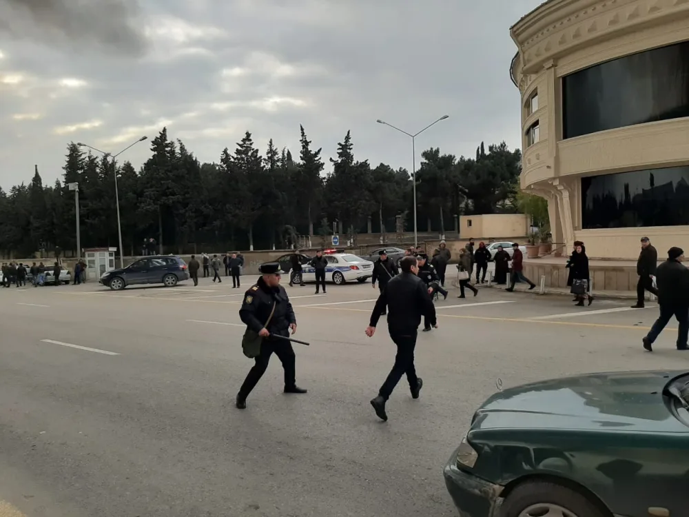 DYP rəisi yanğın ərazisində - yol hərəkətini tənzimlədi - FOTOLAR