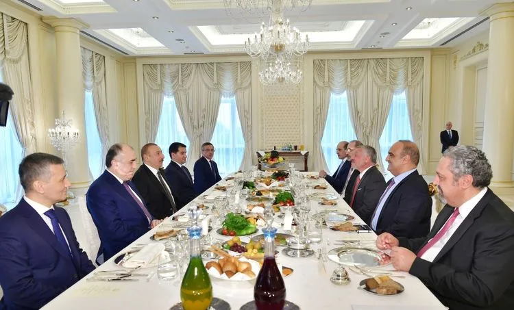 İlham Əliyev İordaniya Kralı II Abdullah ilə işçi nahar etdi - FOTO