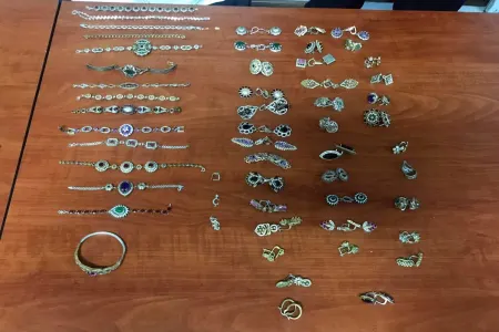 Ölkəyə gizli yolla 2 kiloqramdan artıq qızıl - KEÇİRMƏK İSTƏDİ - FOTO