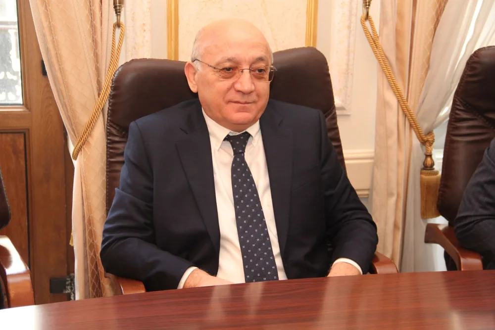 Dövlət Komitəsinin sədri Qətərin ölkəmizdəki səfiri ilə görüşdü