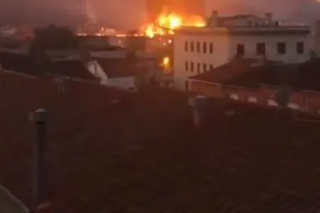 Tullantı emalı zavodu yanır - kimyəvi maddələrin sızma riski var - VİDEO